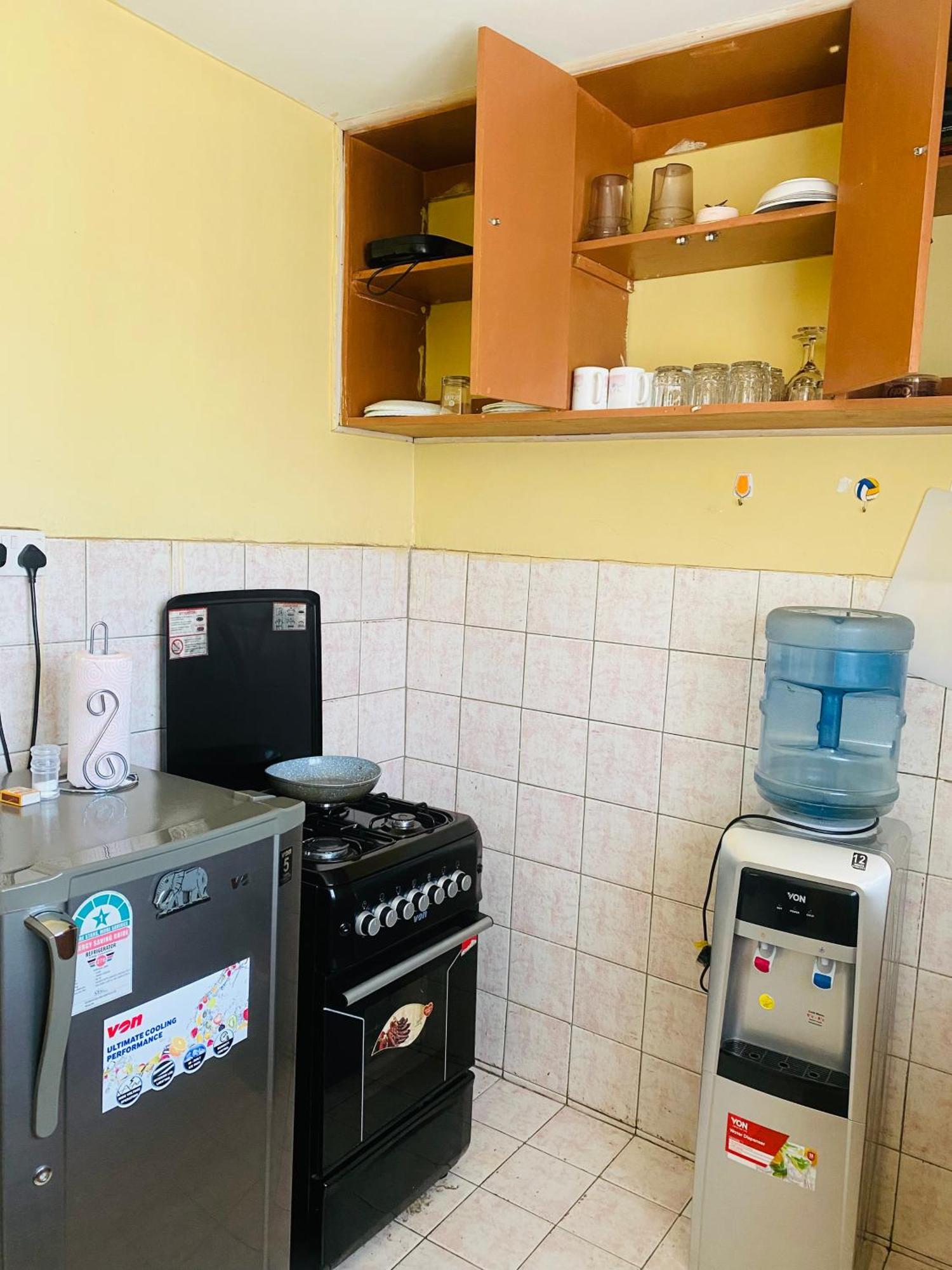 Apartment Cozy Sleek One Bedroom Around Caltex Donholm