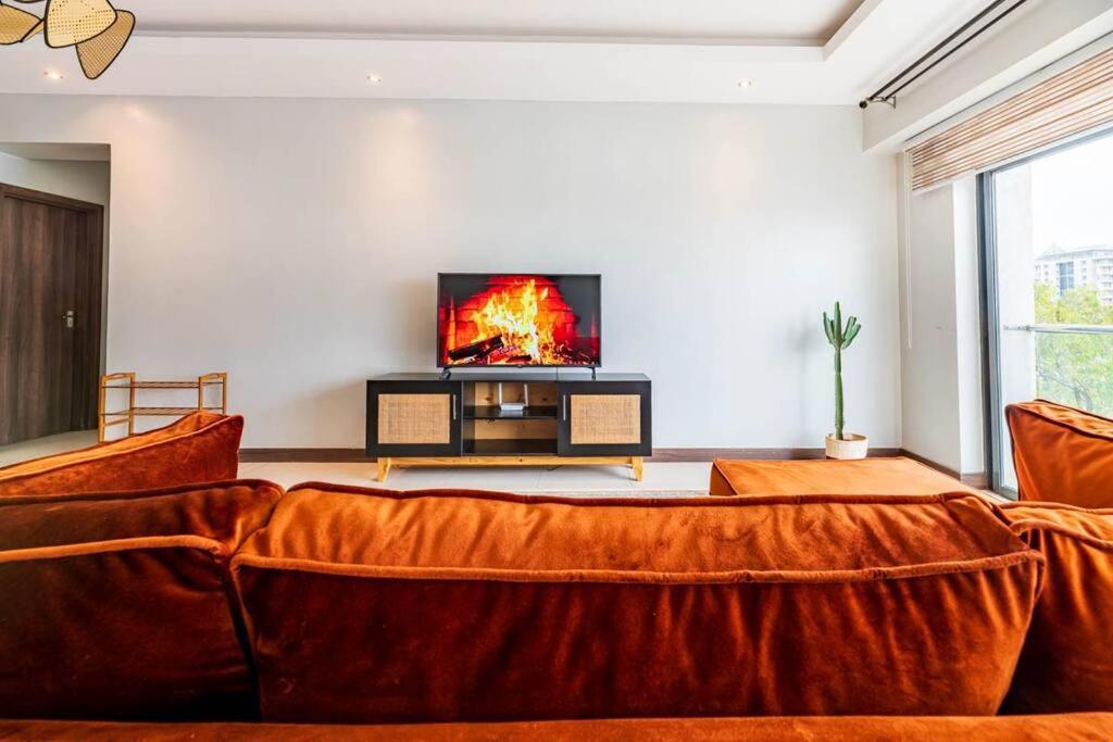 Lush Retreat Near Yaya Center With Pool, Gym & Views Apartment