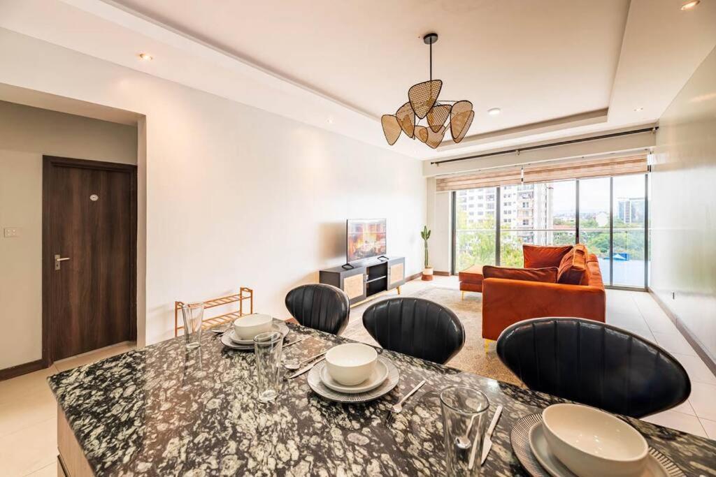 Lush Retreat Near Yaya Center With Pool, Gym & Views * Nairobi