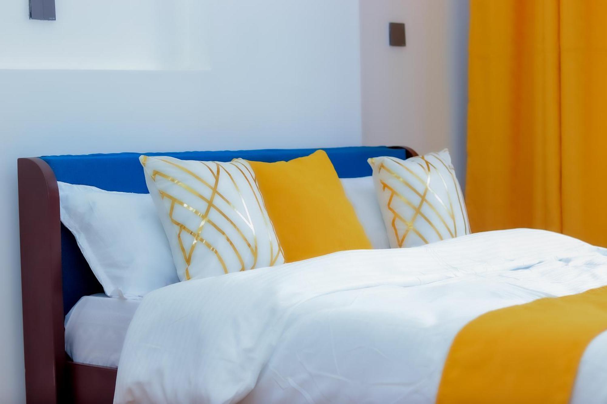 Luxe Oasis Kilimani, Gym, Parking, Wifi And Balcony * Nairobi