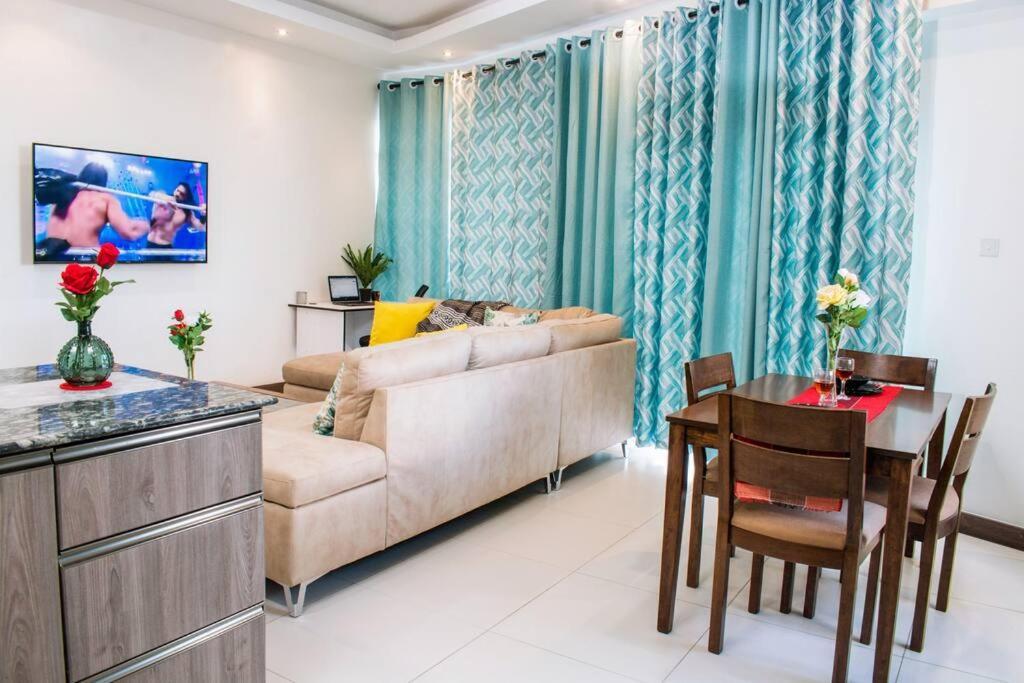 Silverstone 2 Bedroom With Views Gym& Pool Nairobi