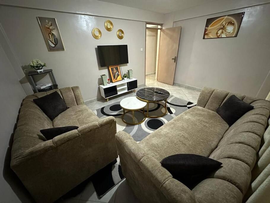South B 2 Bedroom Master Ensuite, Free Secure Parking Apartment *