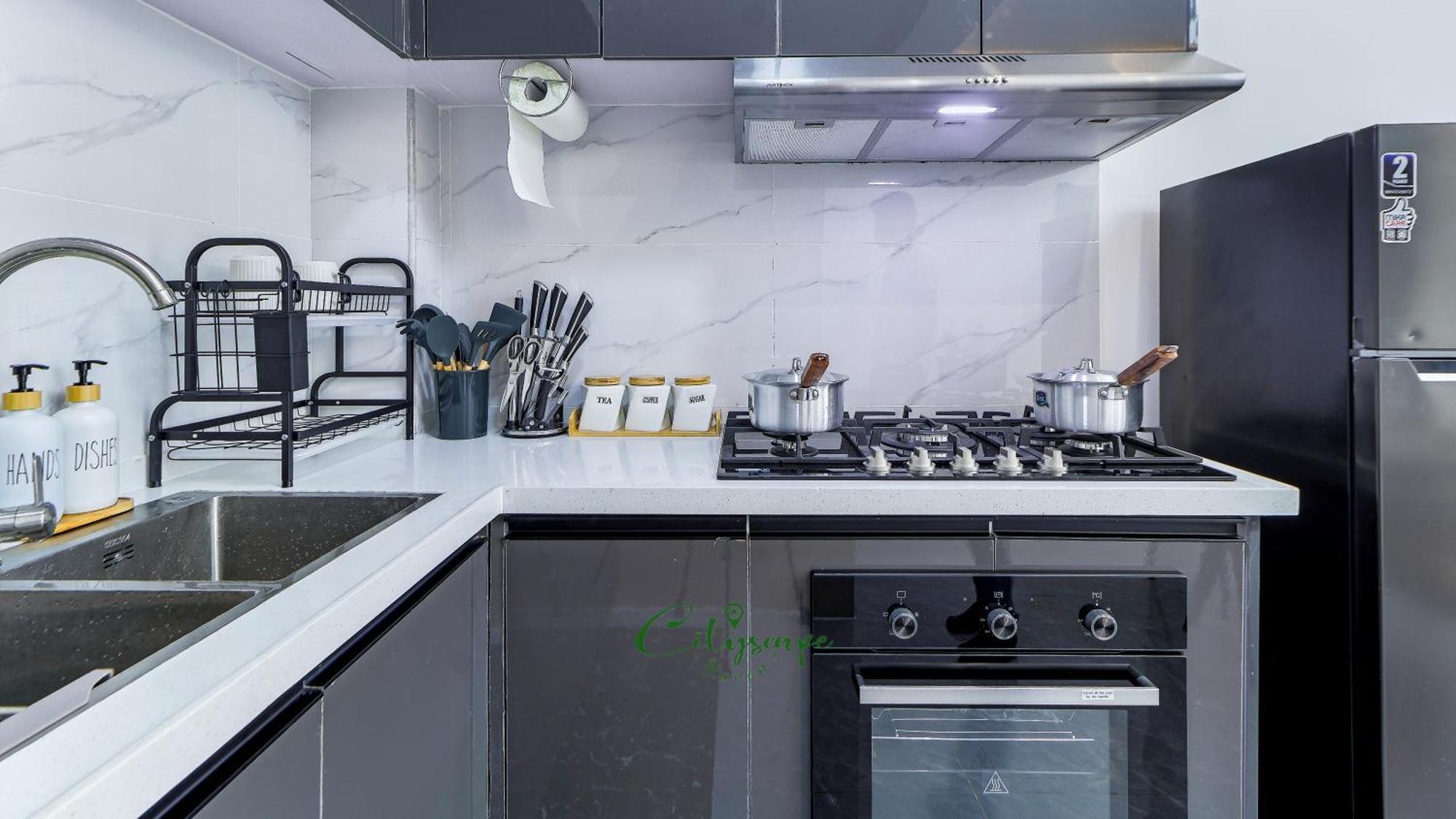 Cityscape Haven Apartment *
