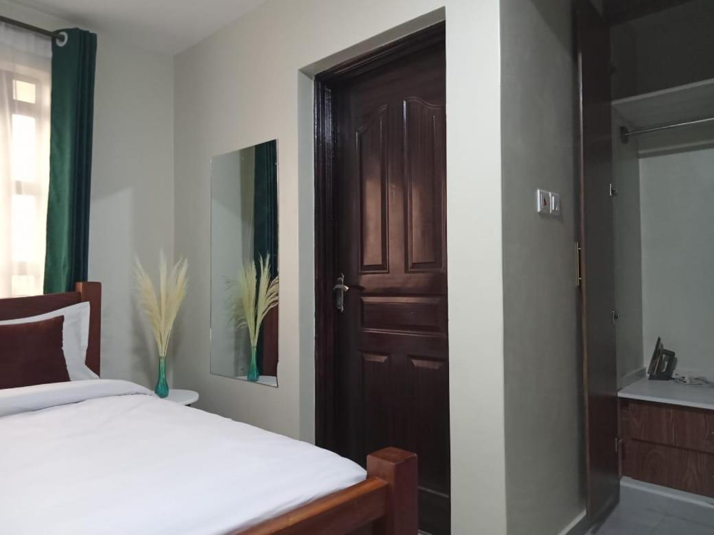 Cozy With Balcony In Ngong Apartment *