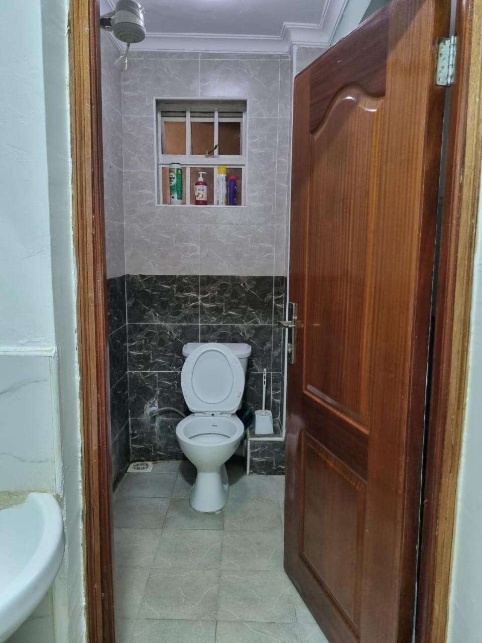 Apartment Modern 1 Bedroom With Free Parking Nairobi