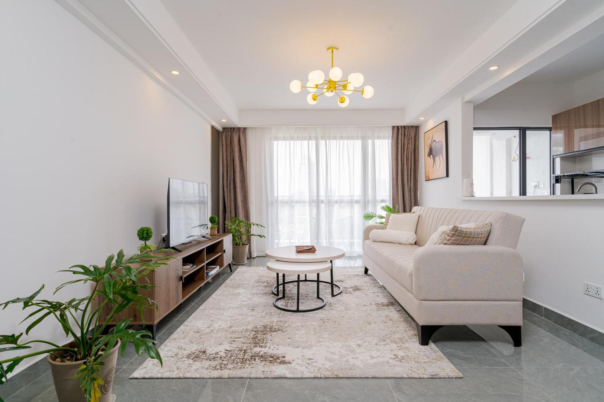 Apartment Airy With Gym, Stunning View At Riverside Nairobi