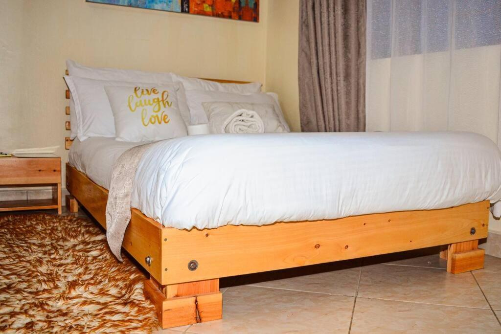 Apartment Adeti *