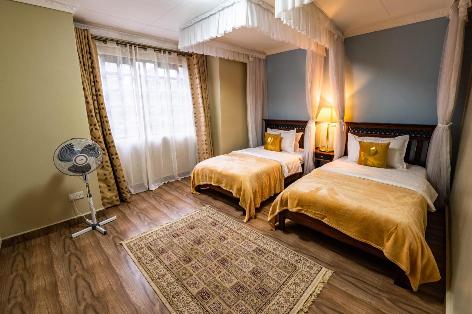 Teresita Karen-giraffe Site Homestay