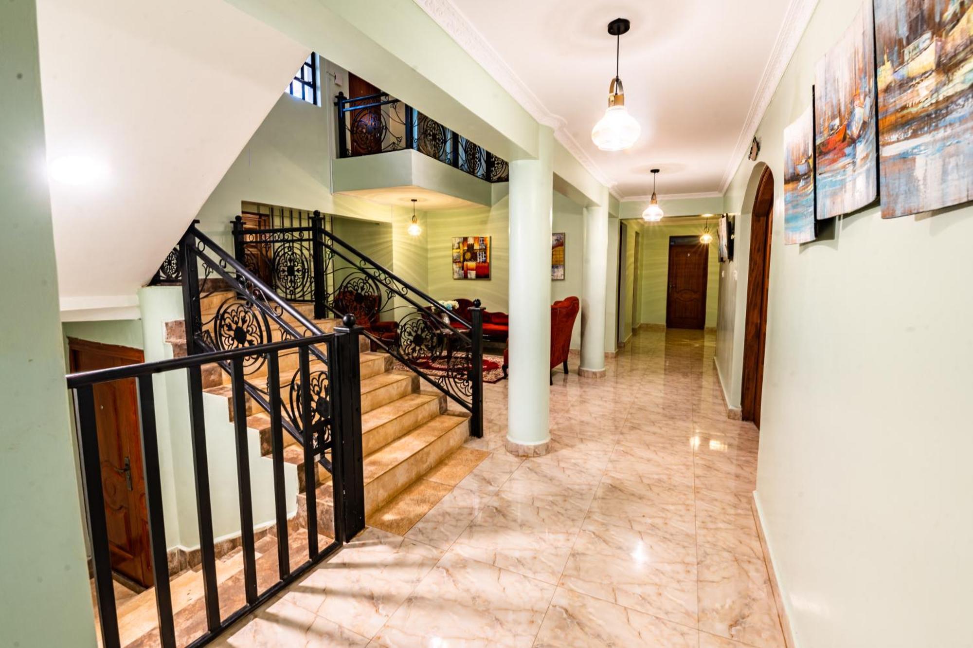 Homestay Teresita Karen-giraffe Site *