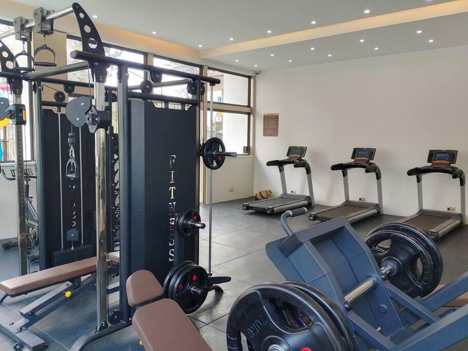 In Kileleshwa With Gym, Pool, Netflix, Washer *