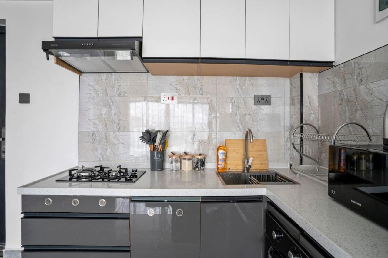 1br With Gym, King Bed ,city Views And Prime Location