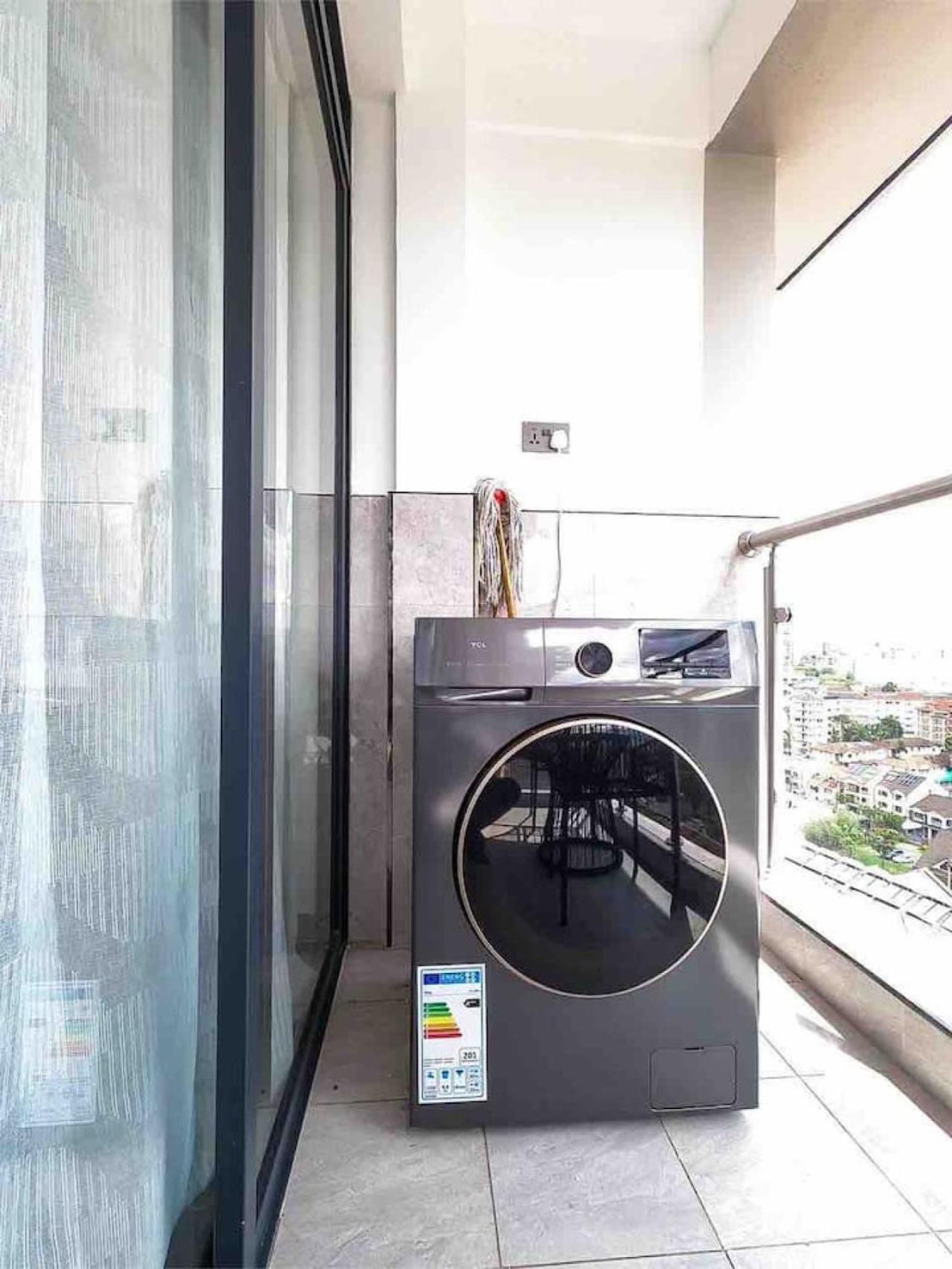1br With Gym, King Bed ,city Views And Prime Location