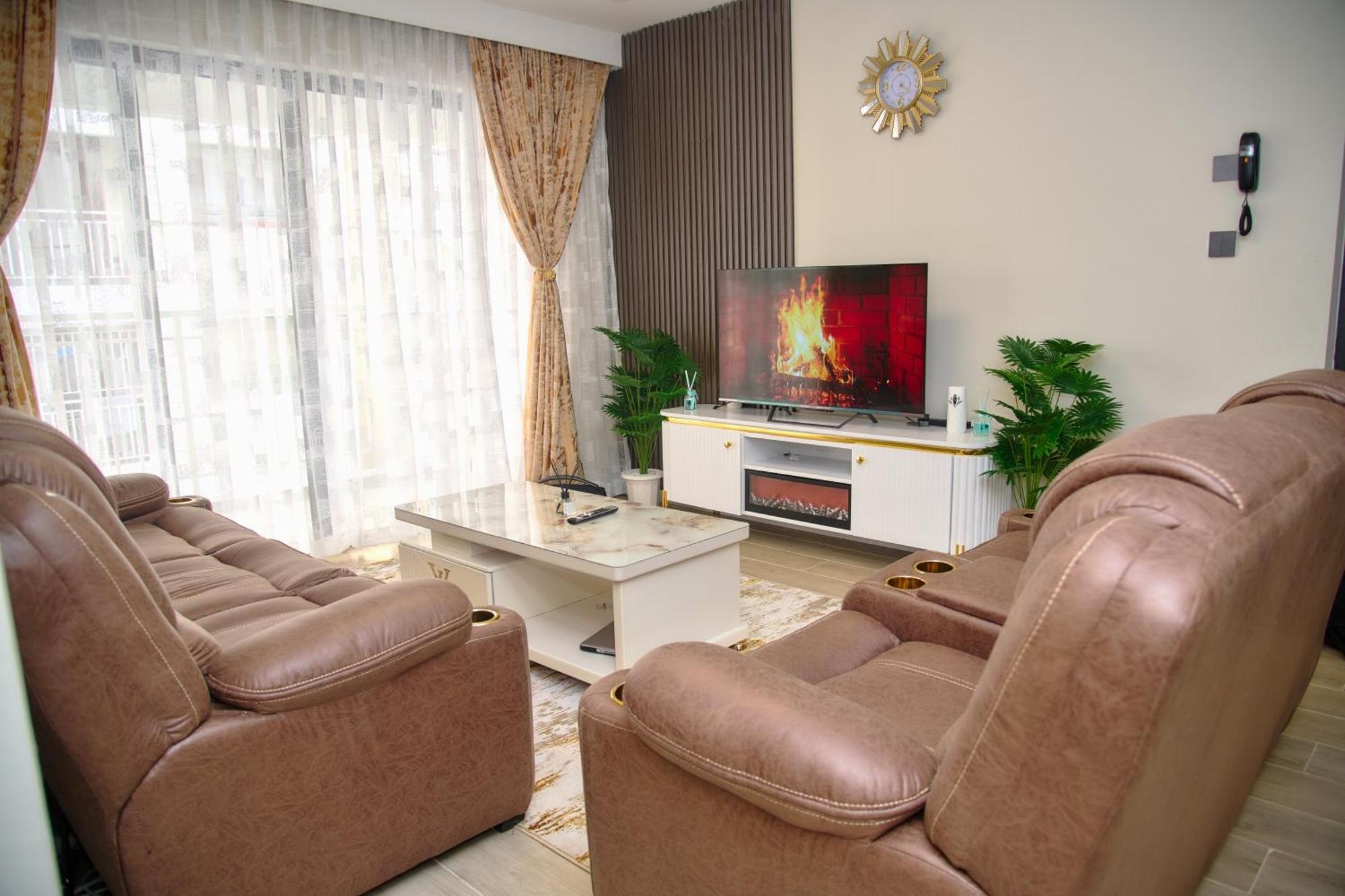 Modern Near Airport With Swimming Pool Apartment