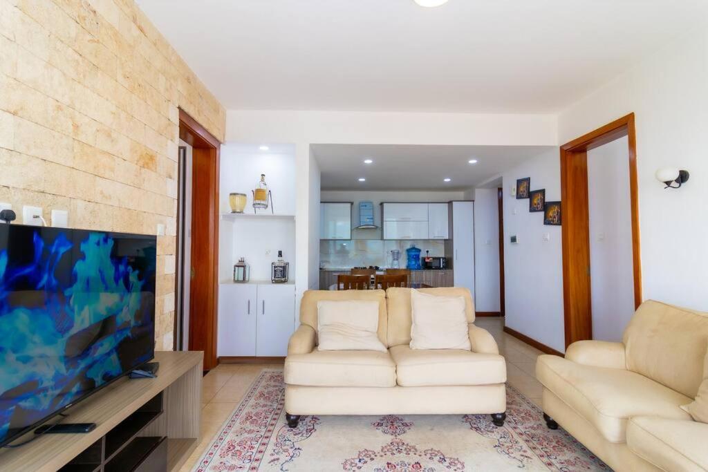 Elegant 2 Bed In Kilimani With Balcony Views Apartment *