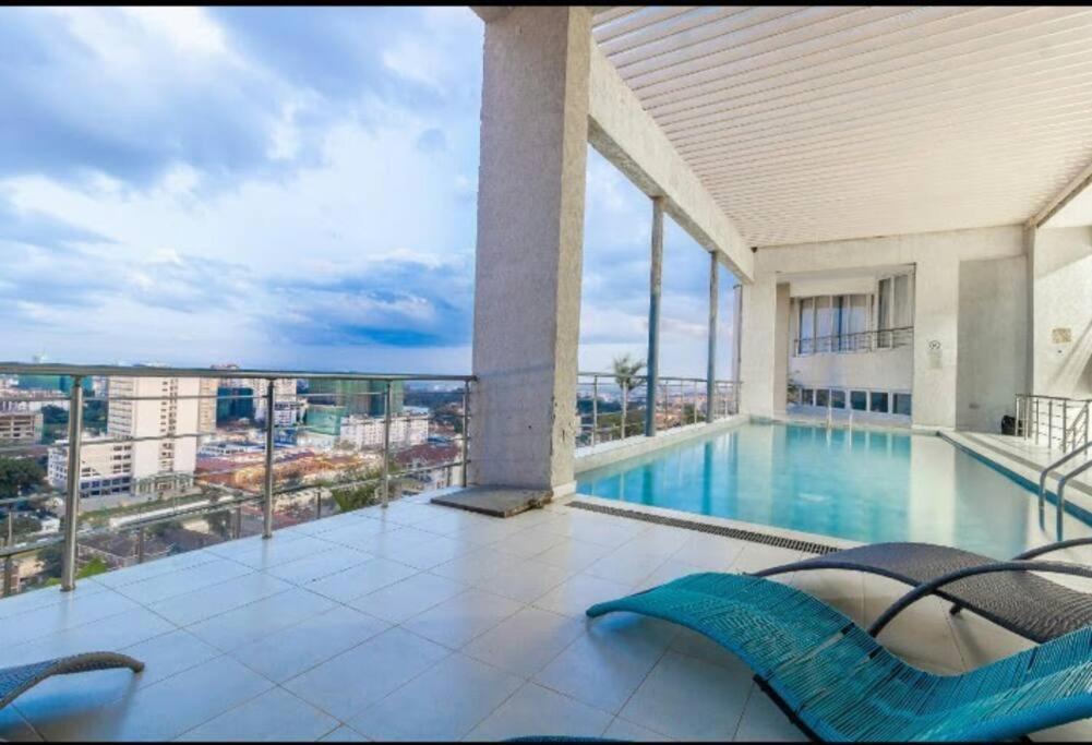 Elegant 2 Bed In Kilimani With Balcony Views * Nairobi