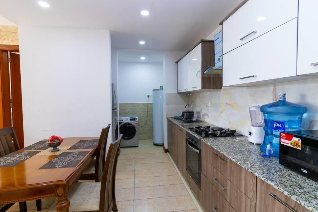 Elegant 2 Bed In Kilimani With Balcony Views Apartment *