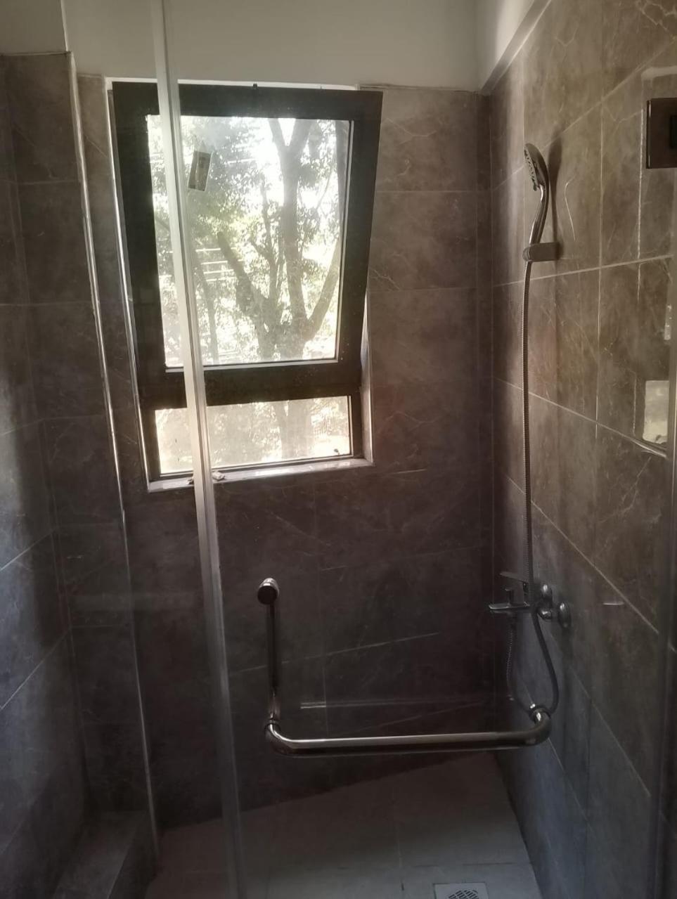 Elegant 3 Bedroom At Rosewood Residency Apartment *