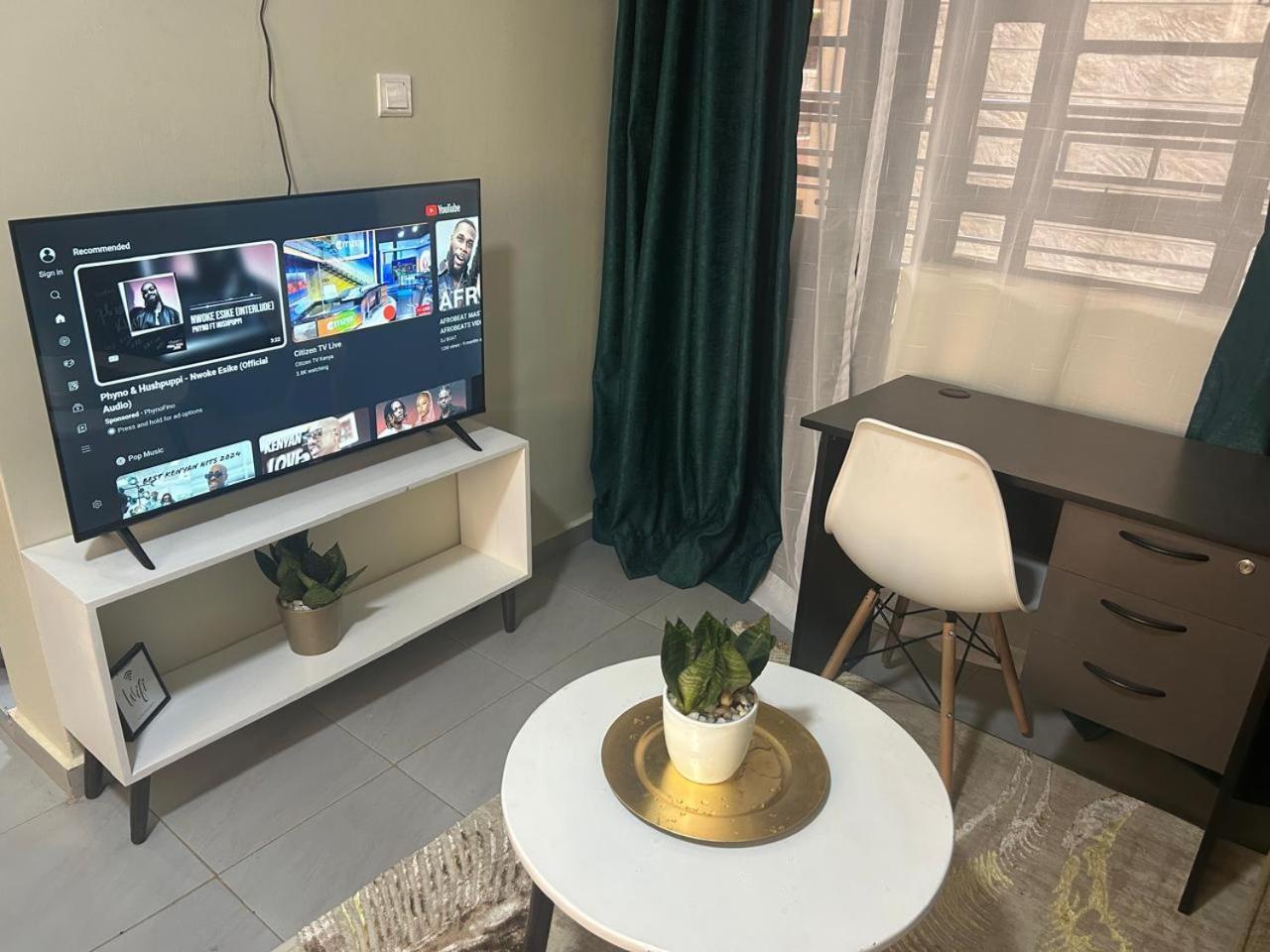 Cozy With Balcony In Ngong Apartment