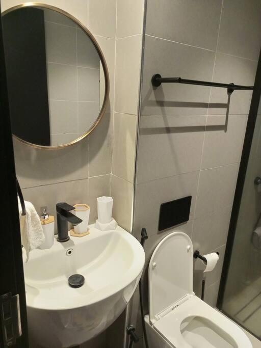 Escada -501 Apartment *