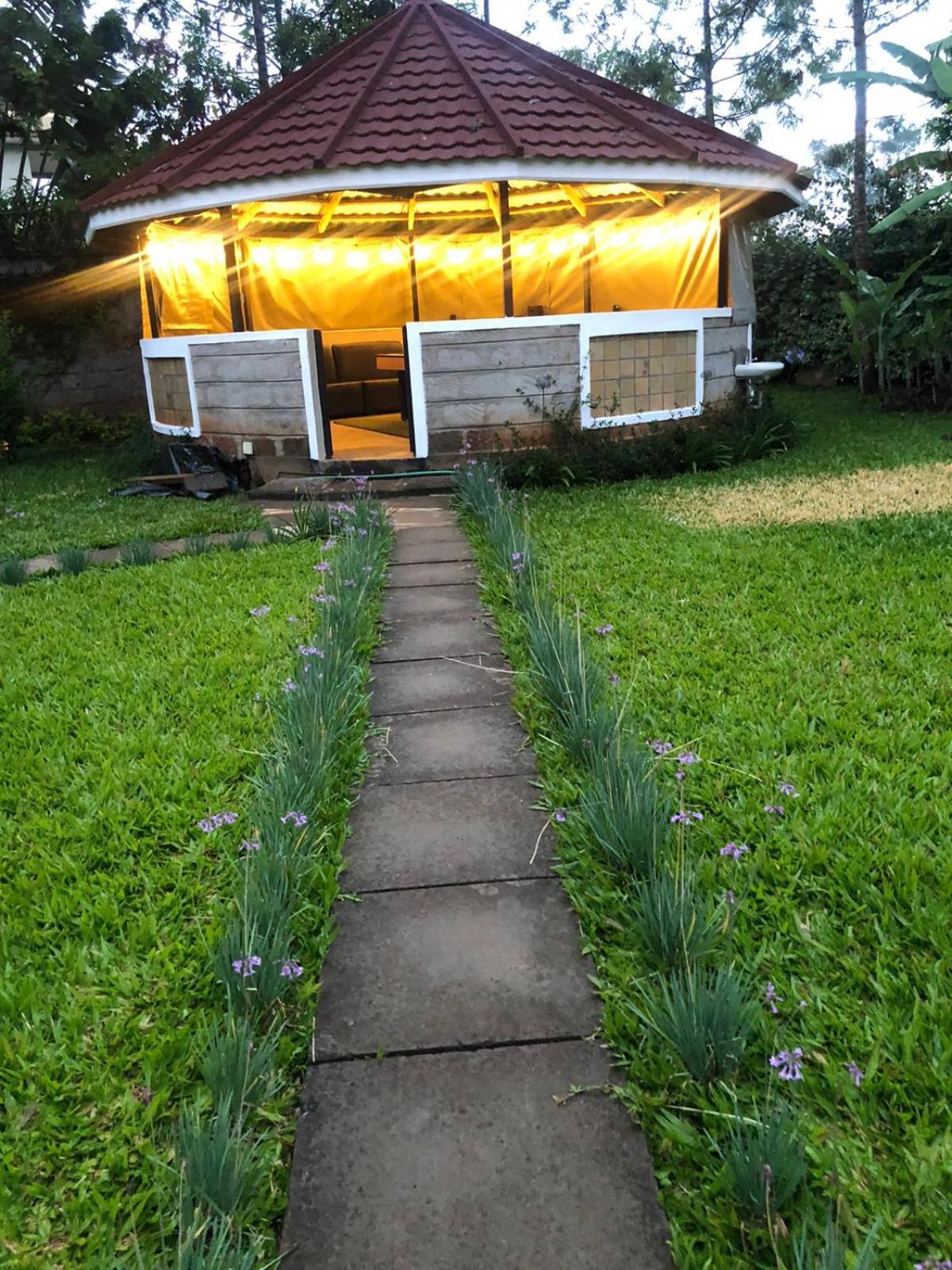 Homestay Teresita Karen-giraffe Site *