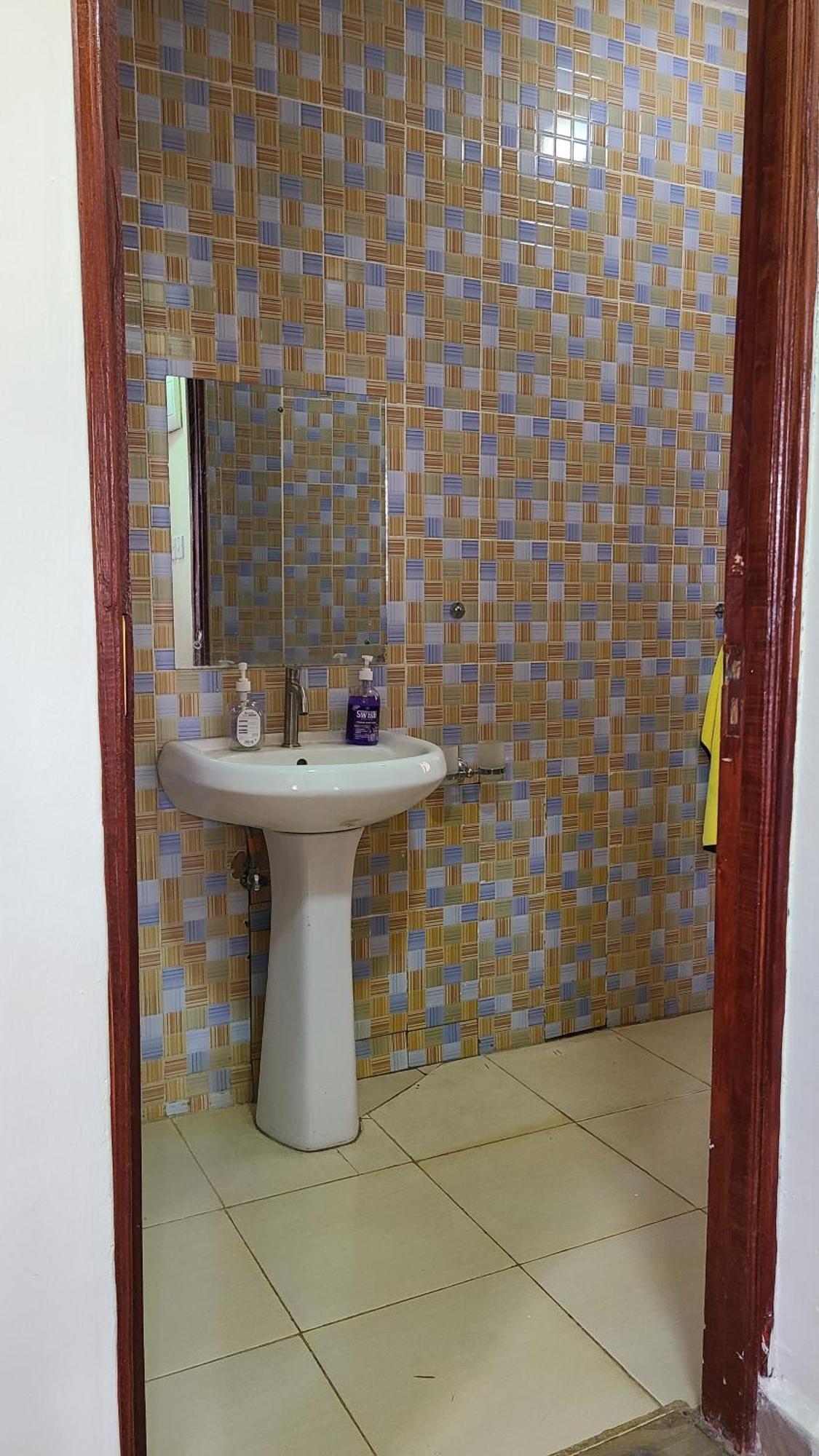 Simmon-opposite Garden Mall,near Safari Park *