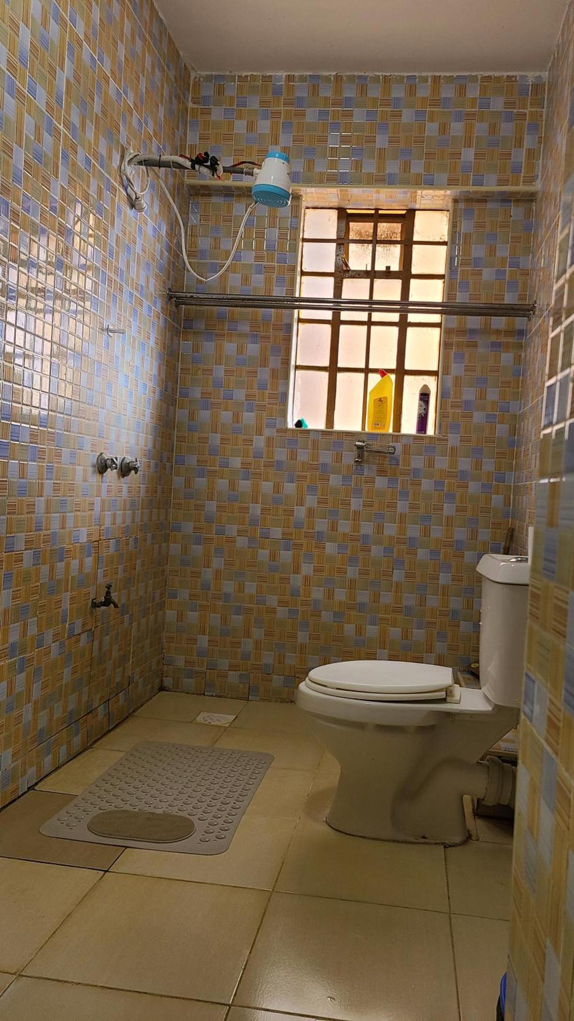Simmon-opposite Garden Mall,near Safari Park Apartment