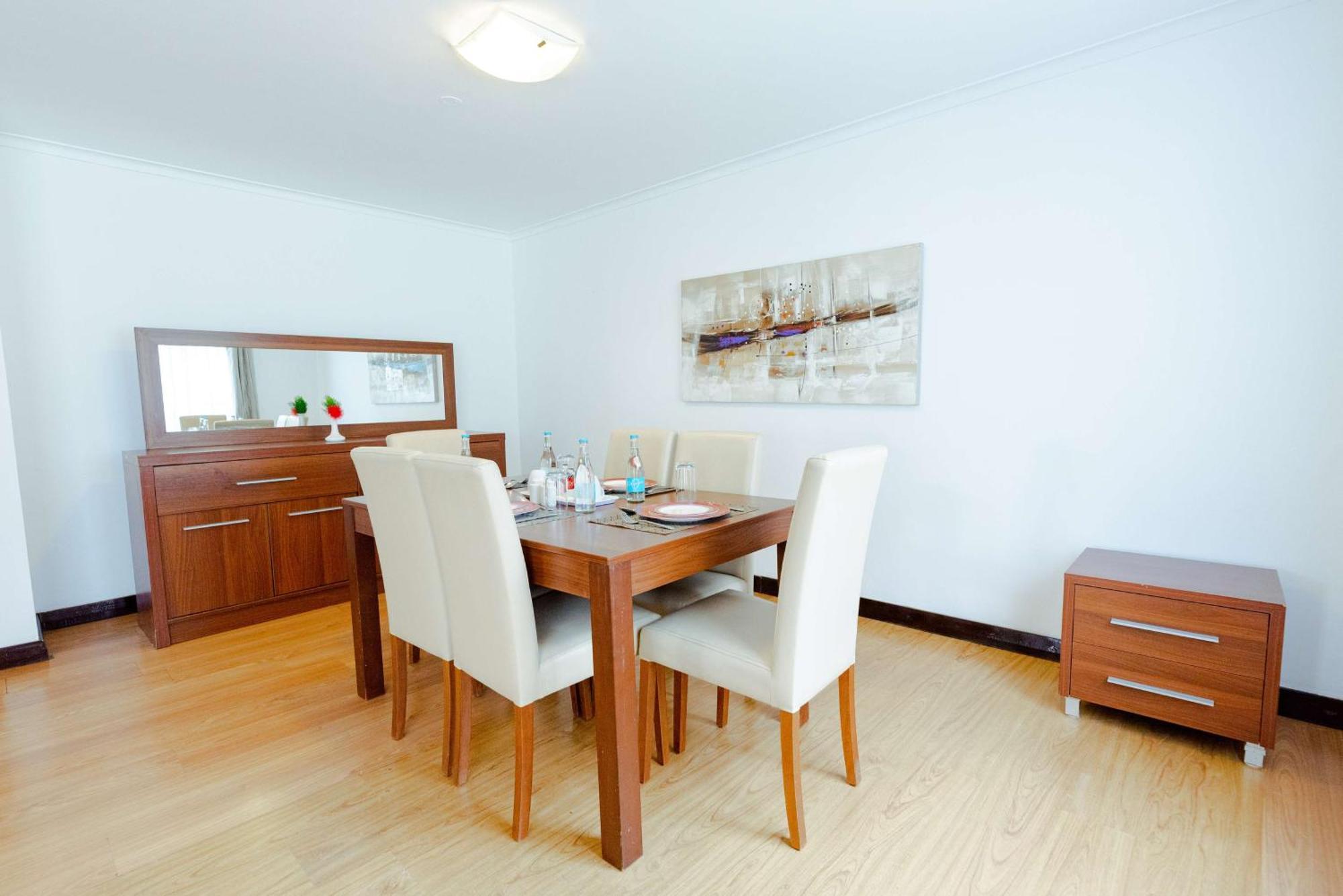 Heri Heights Apartments, Surestay Collection By Western Aparthotel 3*
