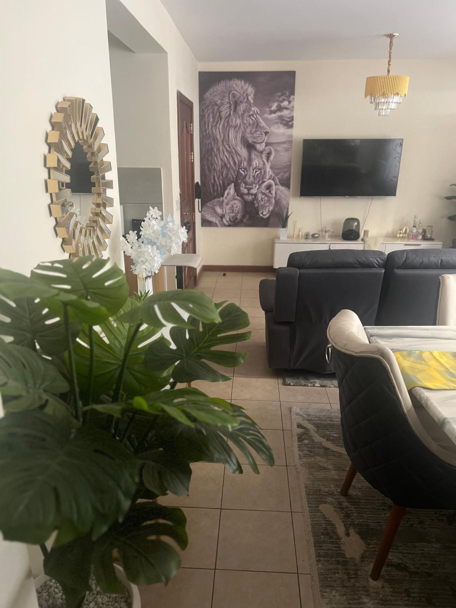 Kings And Queens Apartment