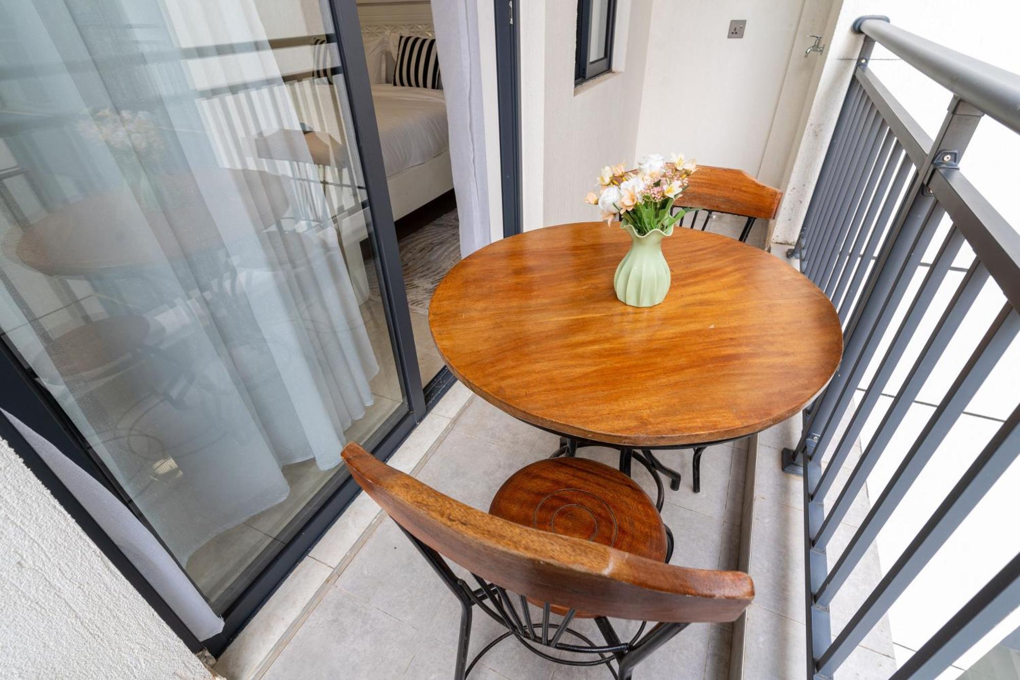 Fstar Luxury Ruaka Apartment