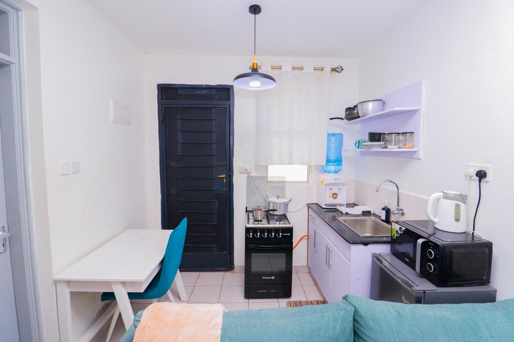 Bed & Breakfast Ngong Road Studio, Racecourse Gardens With Free Parking, Netflix & Pool, Pearl2 Unit