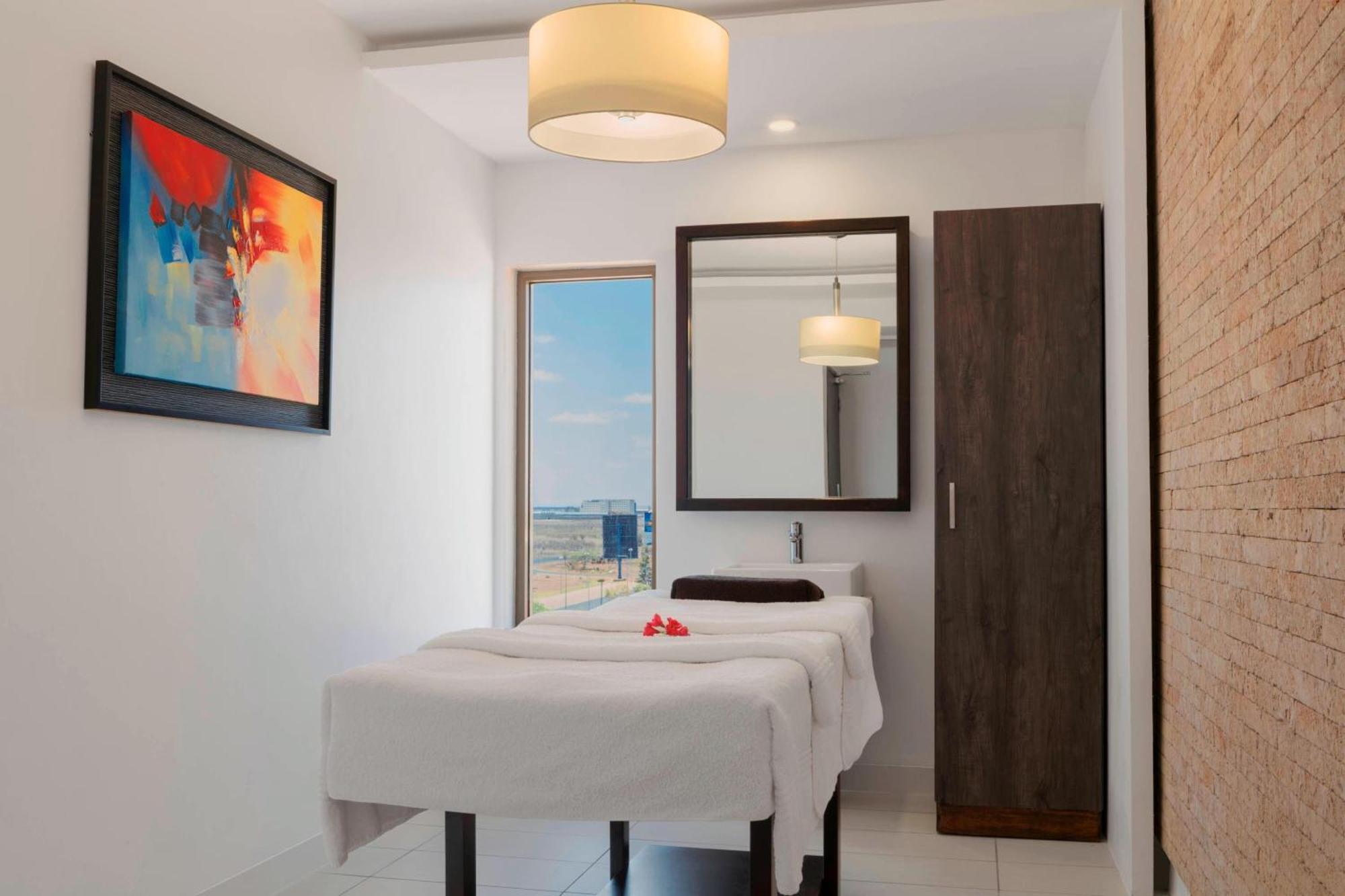Four Points By Sheraton Airport