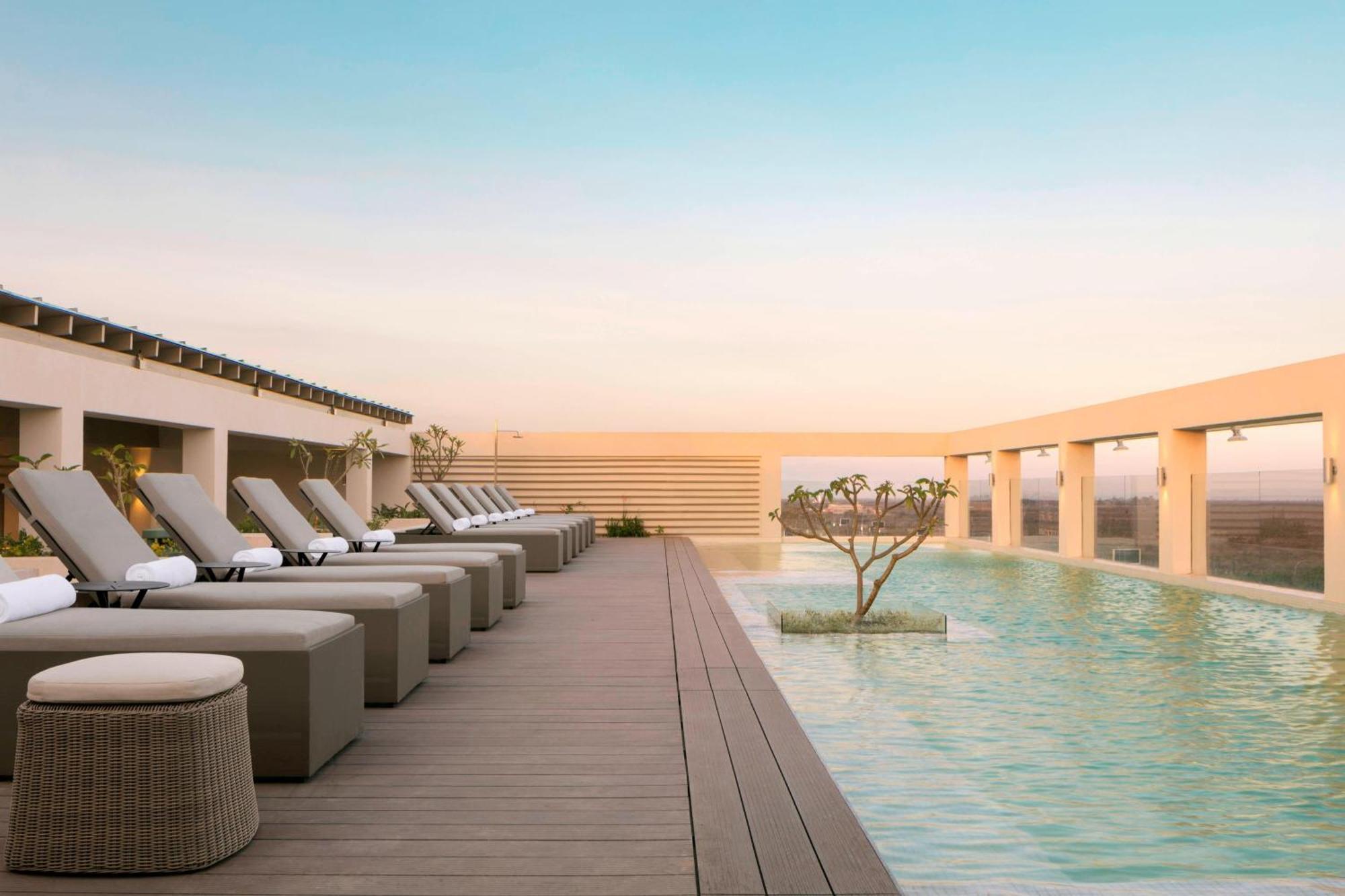 Four Points By Sheraton Airport 4*