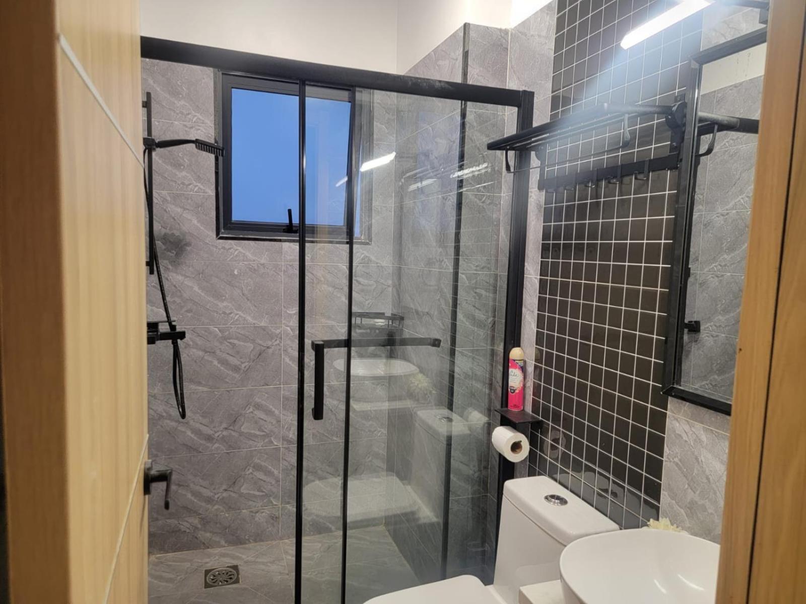 Elegant Classy With Swimming Pool ,fully Equipped Gym ,child Play Area And Close Proximity To Shopping Malls And Great Breathtaking Views Nairobi