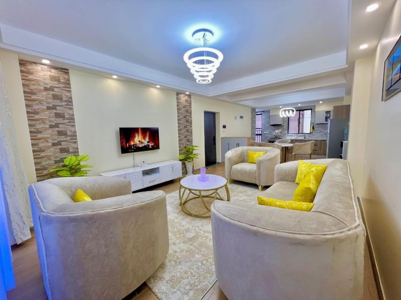 Modern Retreat With Breathtaking Views Heated Swimming Pool ,gym And Ample Parking Apartment *