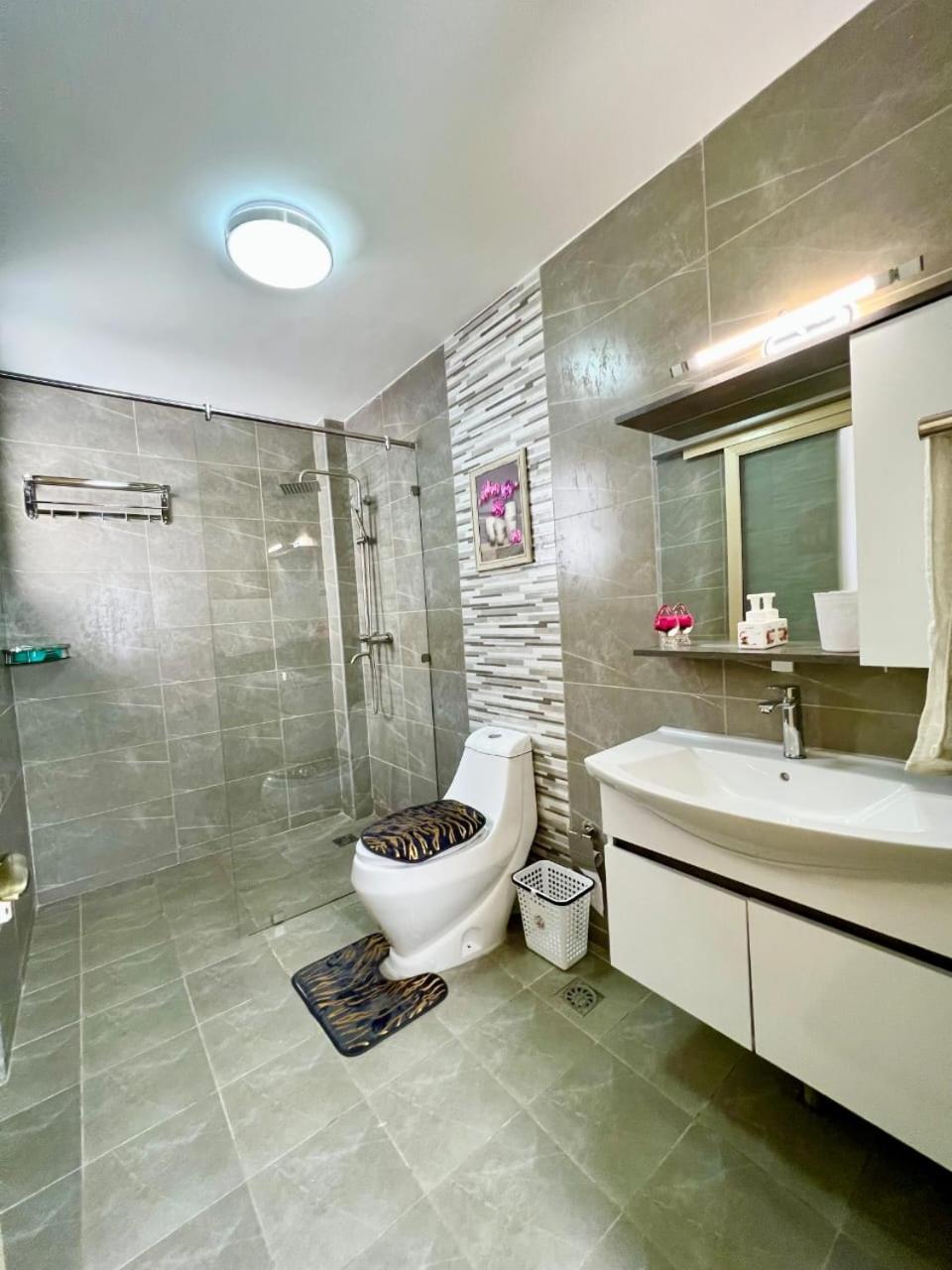 Modern Retreat With Breathtaking Views Heated Swimming Pool ,gym And Ample Parking Nairobi