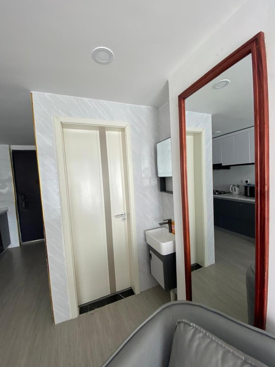Queen Bed,wifi,smart Tv,city View - Bamboo Balcony Apartment *
