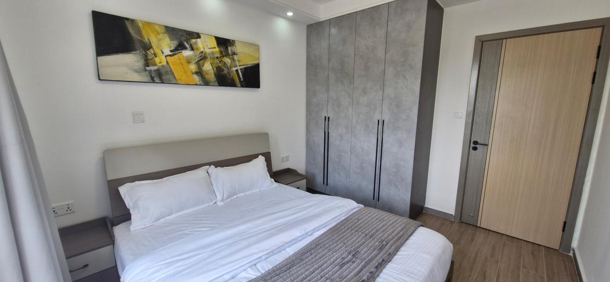 Stylish 2 Bedroom Serviced With Study, Your Urban Retreat