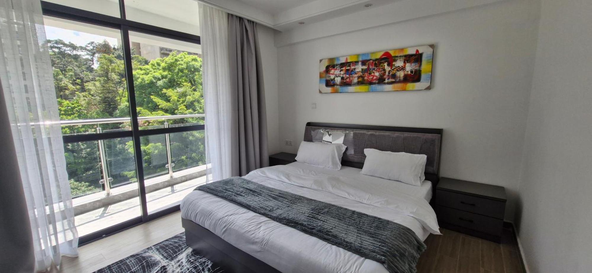 Stylish 2 Bedroom Serviced With Study, Your Urban Retreat Apartment
