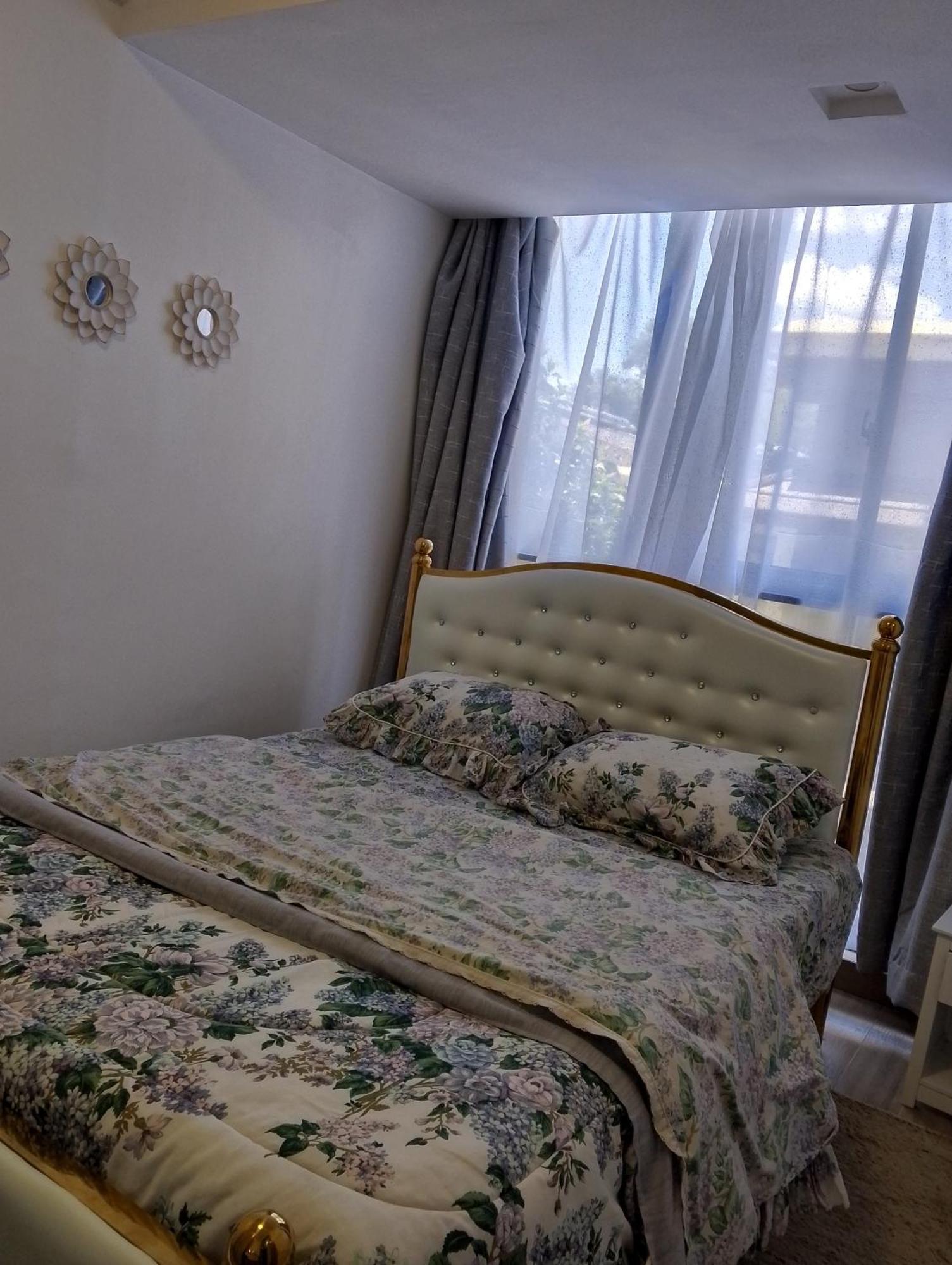 Winchester Gardens Riverside Drive Apartment