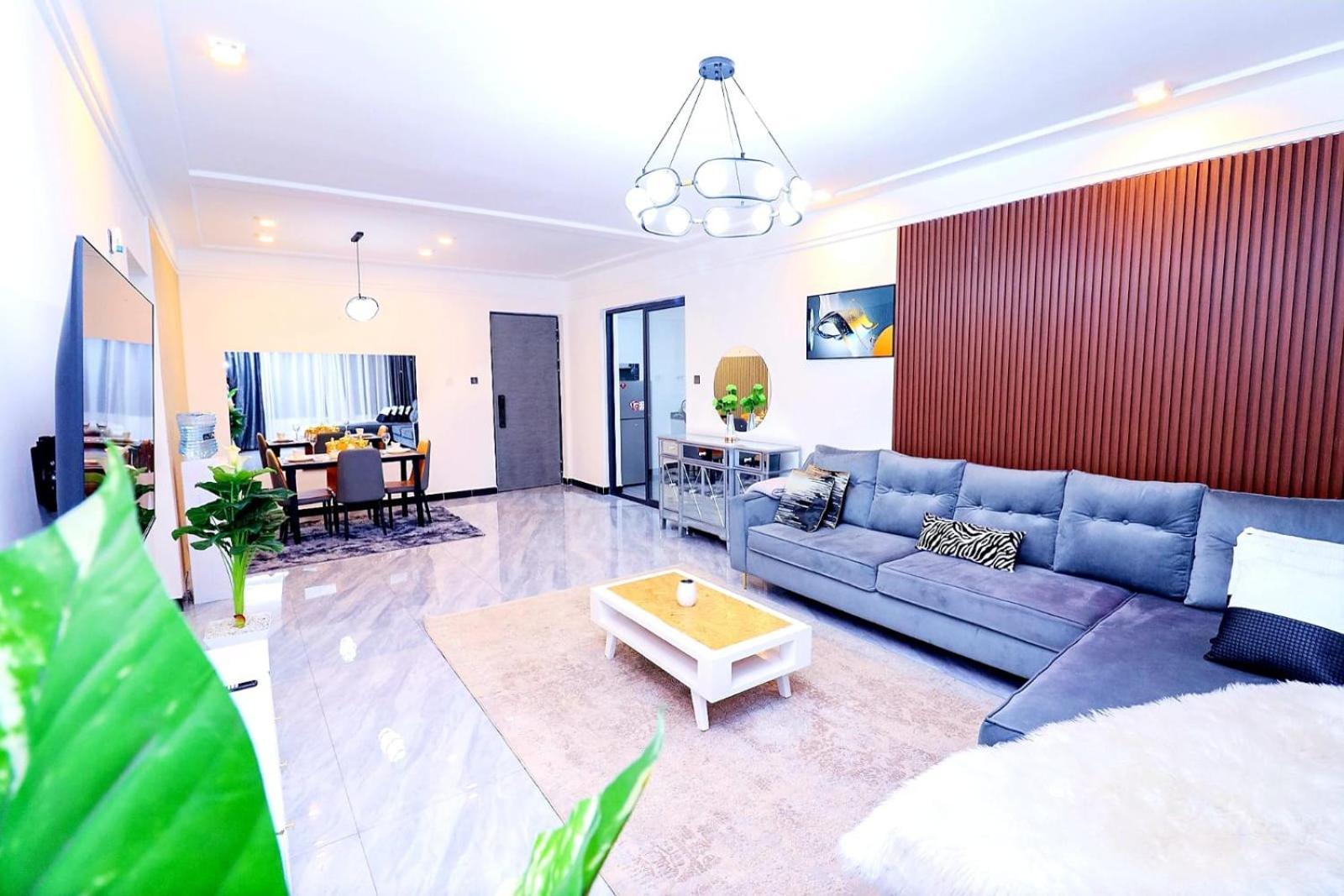 Regal Retreat Two Bedroom With Heated Swimming Pool Fully Equipped Gym Ample Parking Space And Amazing Views Apartment