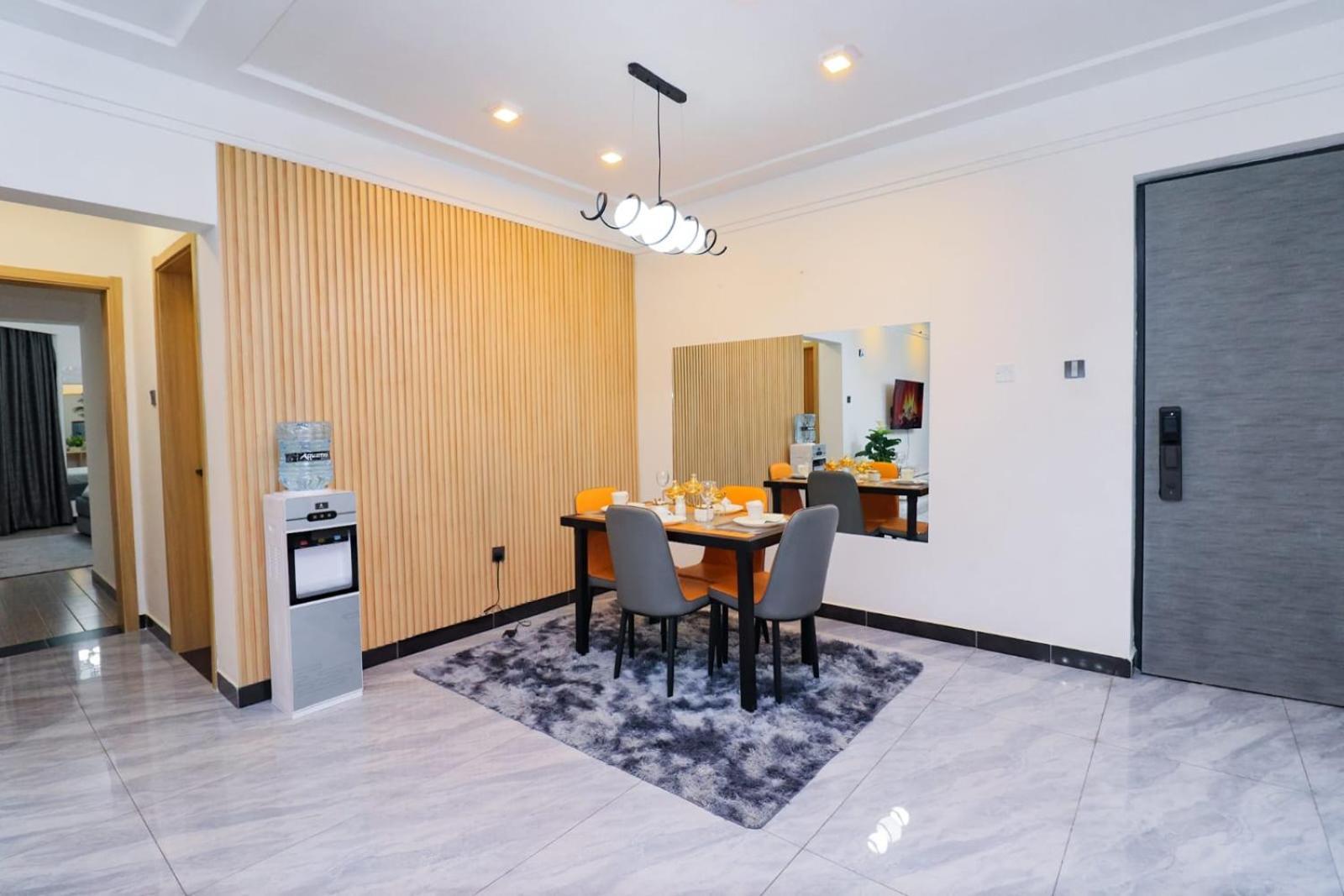 Regal Retreat Two Bedroom With Heated Swimming Pool Fully Equipped Gym Ample Parking Space And Amazing Views Apartment *