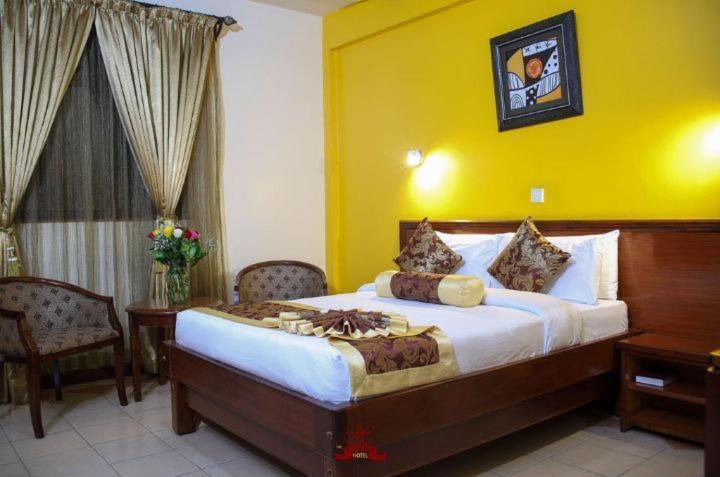 Hennessis Hotel 3*