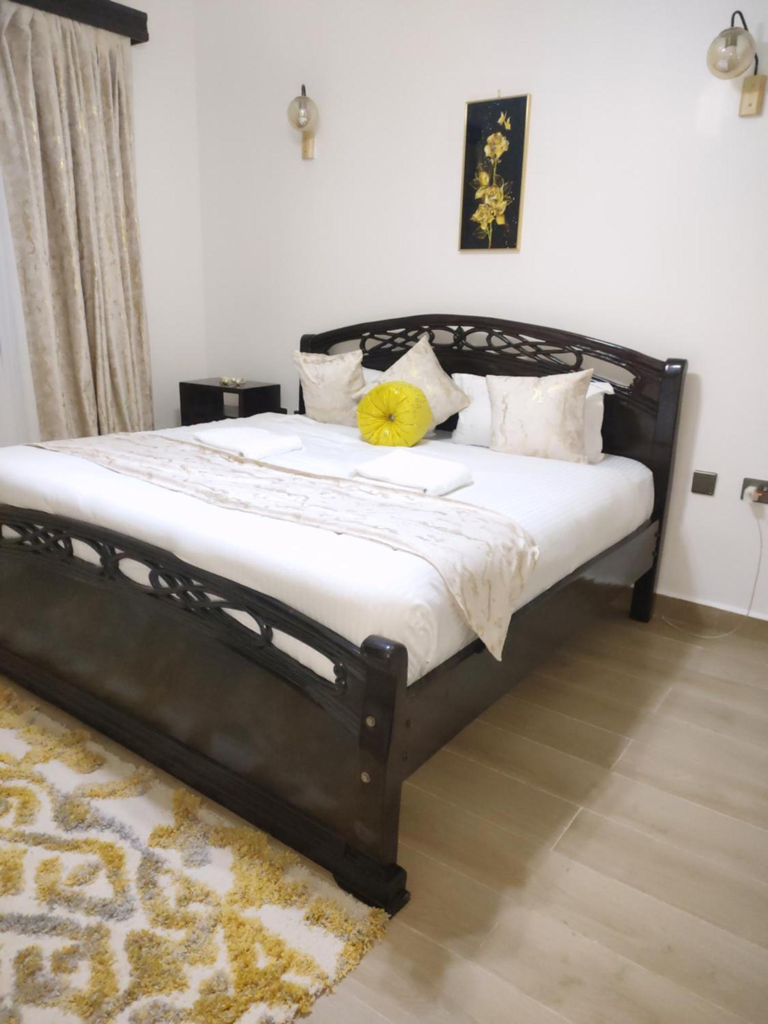 Swanky Homes Guest house *