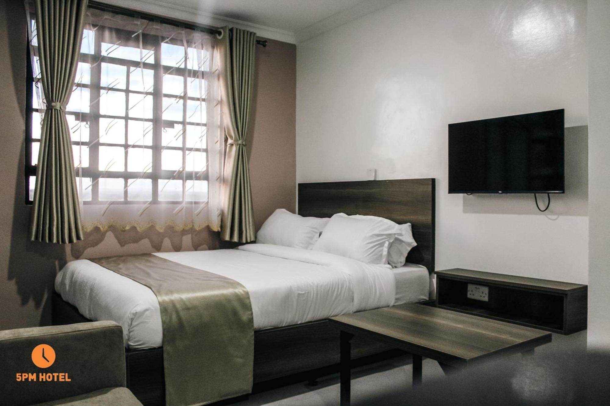 5 Pm Hotel *