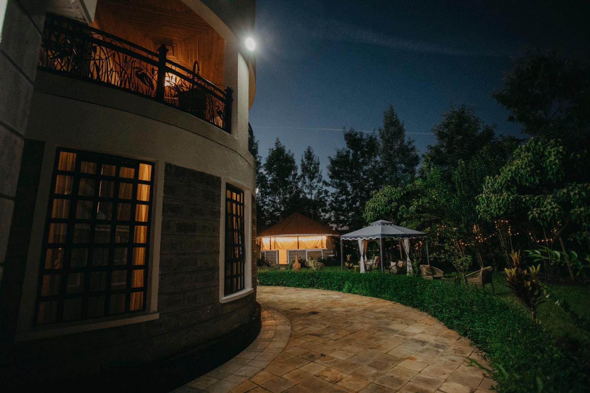 Homestay Teresita Karen-giraffe Site