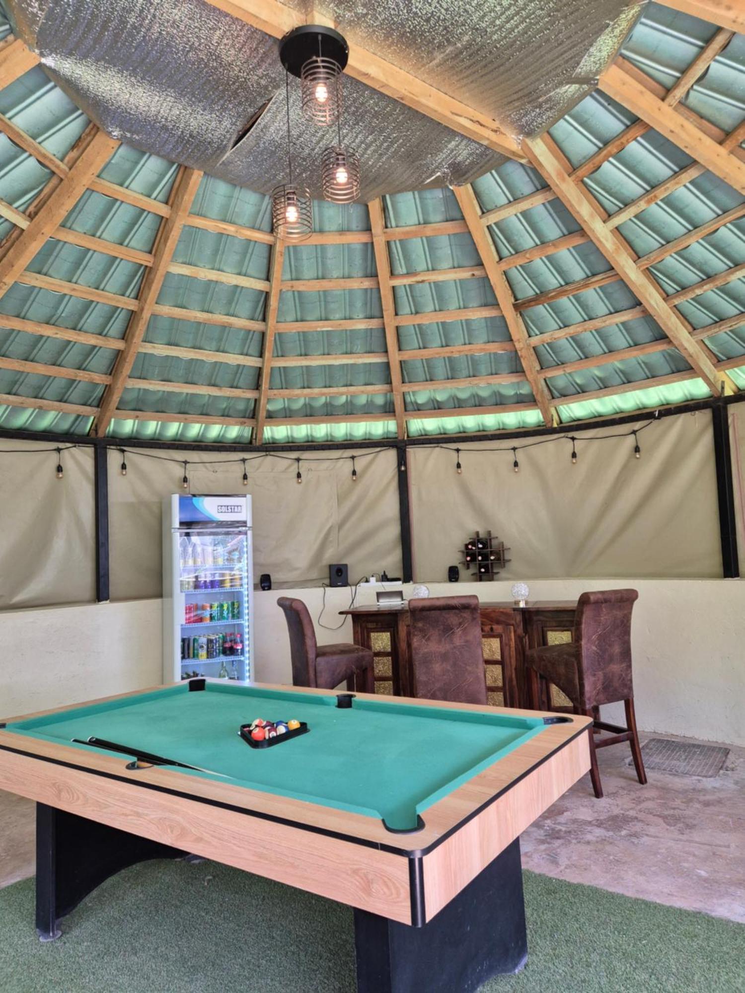 Teresita Karen-giraffe Site Homestay