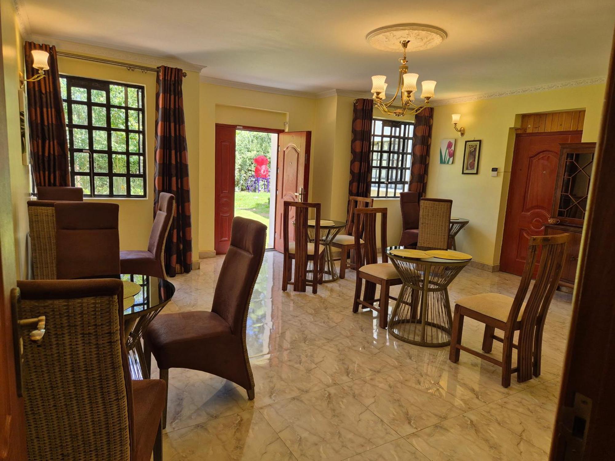 Homestay Teresita Karen-giraffe Site *