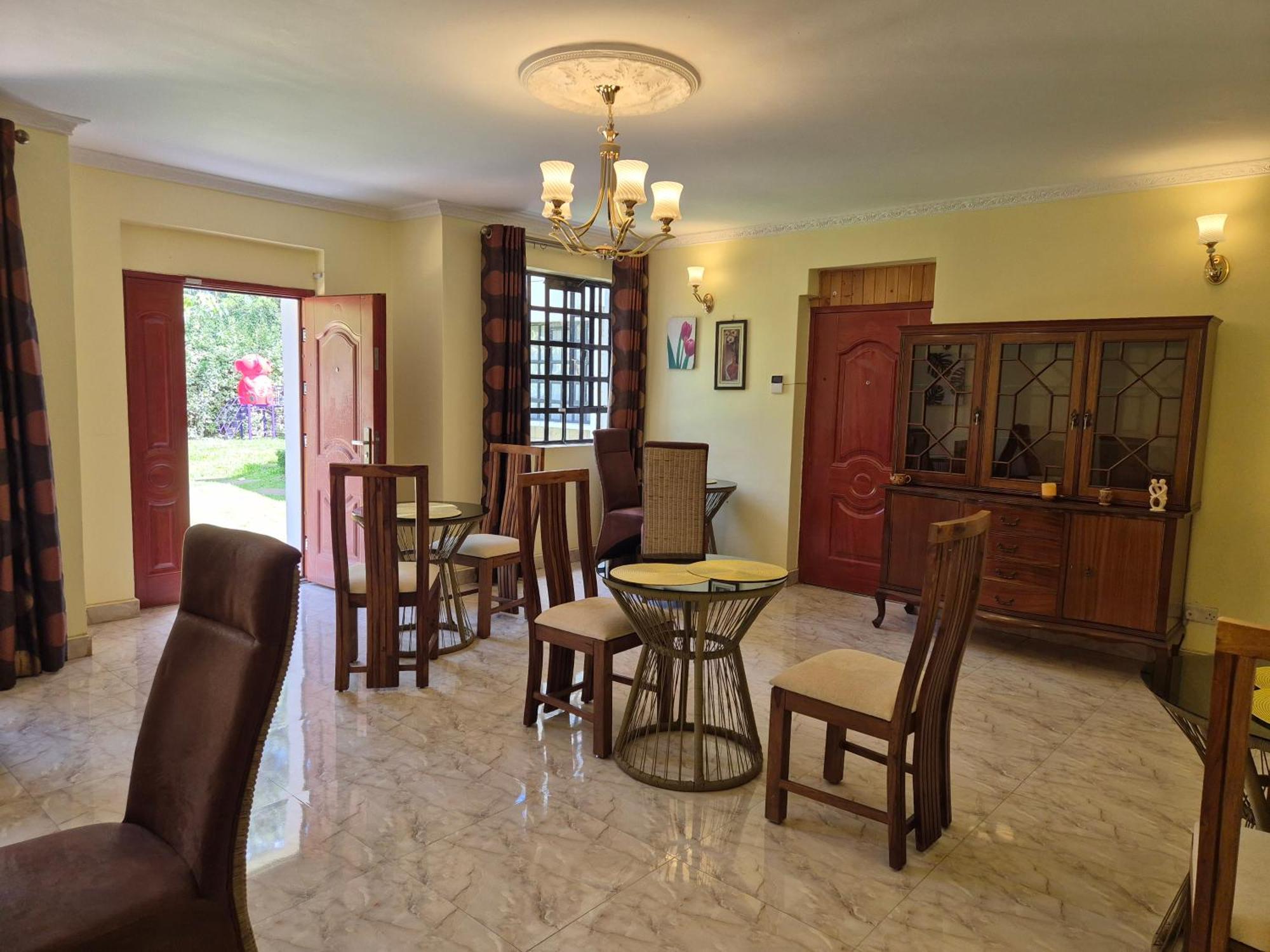 Teresita Karen-giraffe Site Homestay Nairobi
