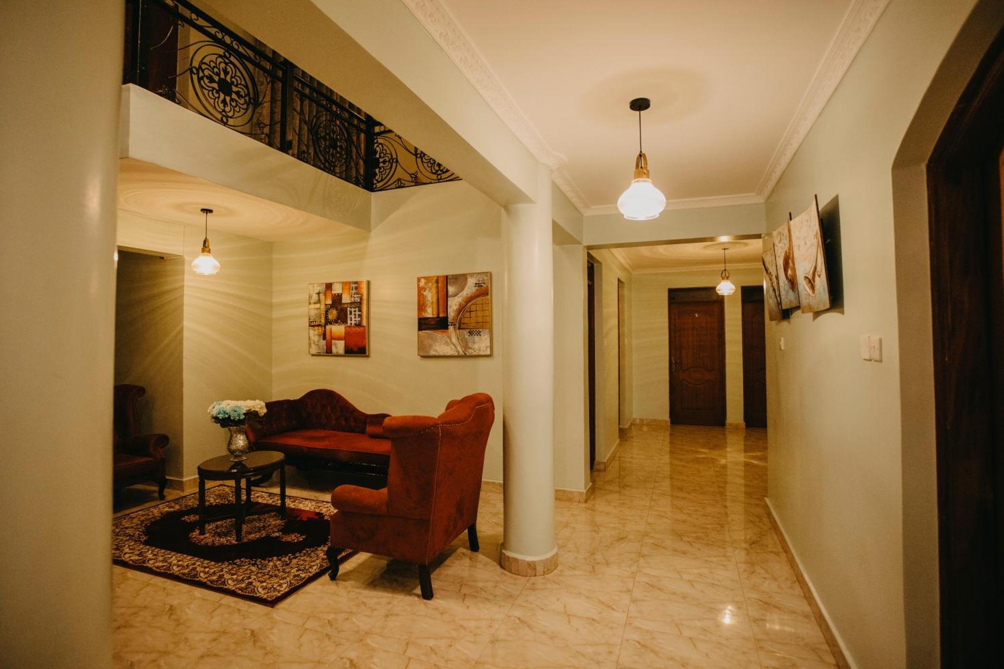 Homestay Teresita Karen-giraffe Site Nairobi