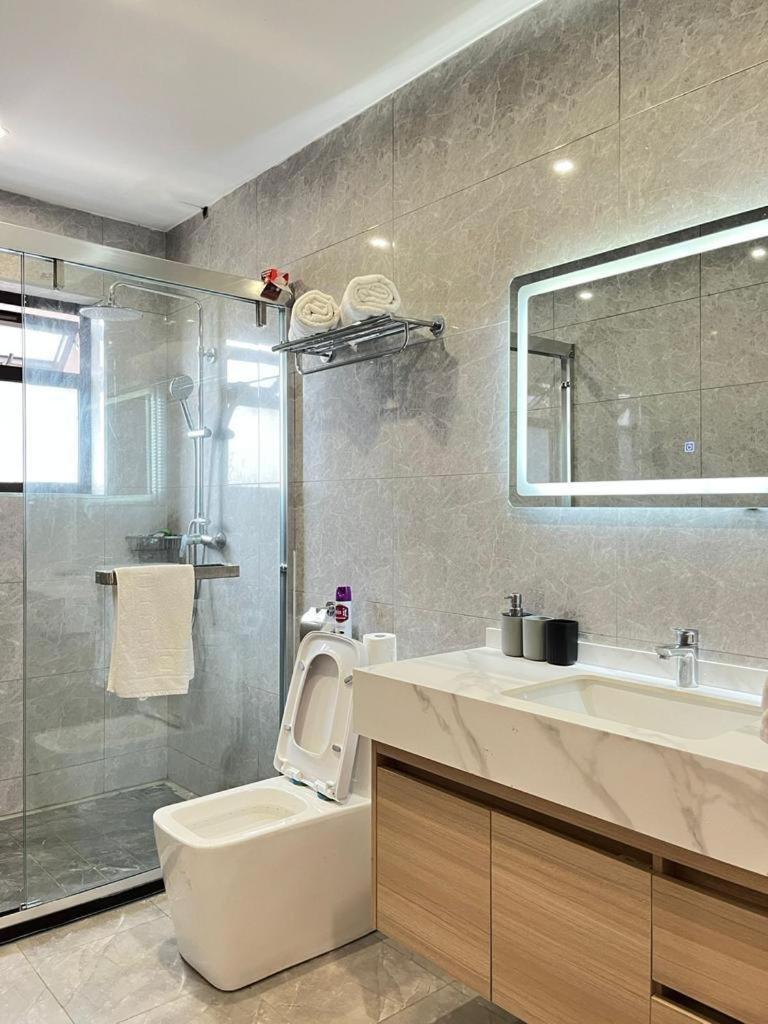 View Retreat With Breathtaking Amazing Views Swimming Pool Fully Equipped Gym ,children Playground Private Parking And Proximity To Major Shopping Malls Apartment
